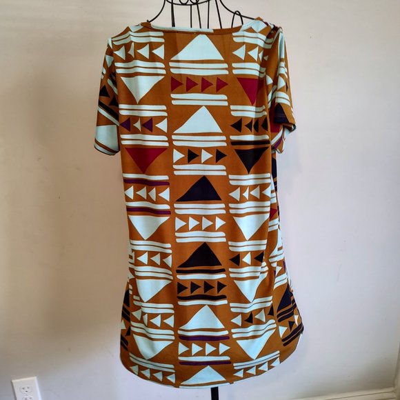 LuLaRoe Tunic (Classic Tee) - Picture 3 of 6
